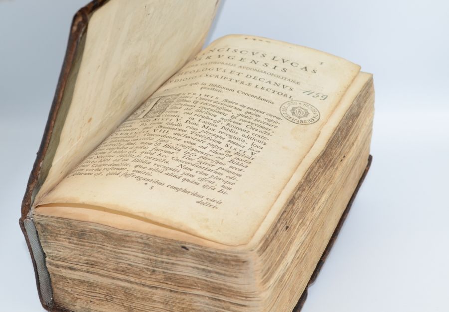 Sacrorum Bibliorum Concordance. Luca F. 1684