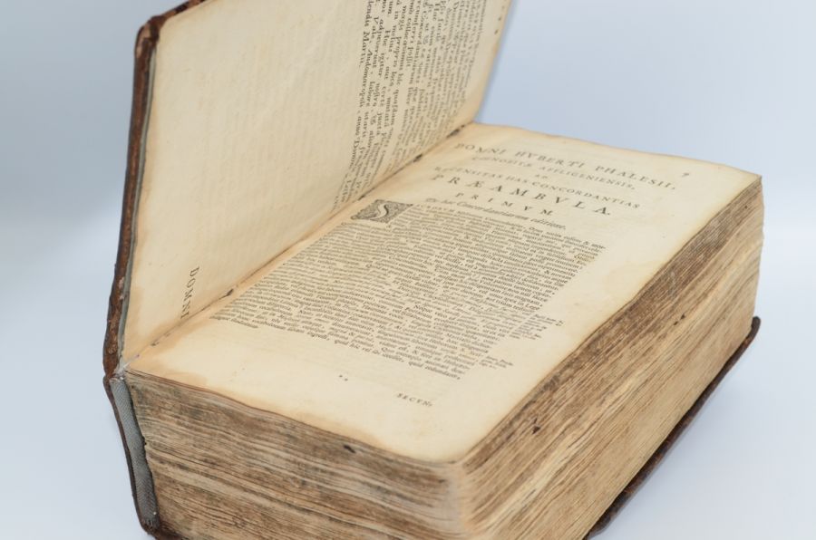 Sacrorum Bibliorum Concordance. Luca F. 1684